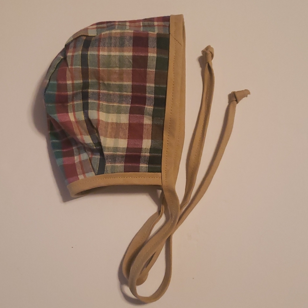 Reversible Handmade Bonnet - Picture 2 of 6